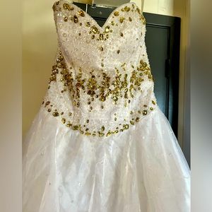 Homecoming/Prom dress. Size 4 wore one time